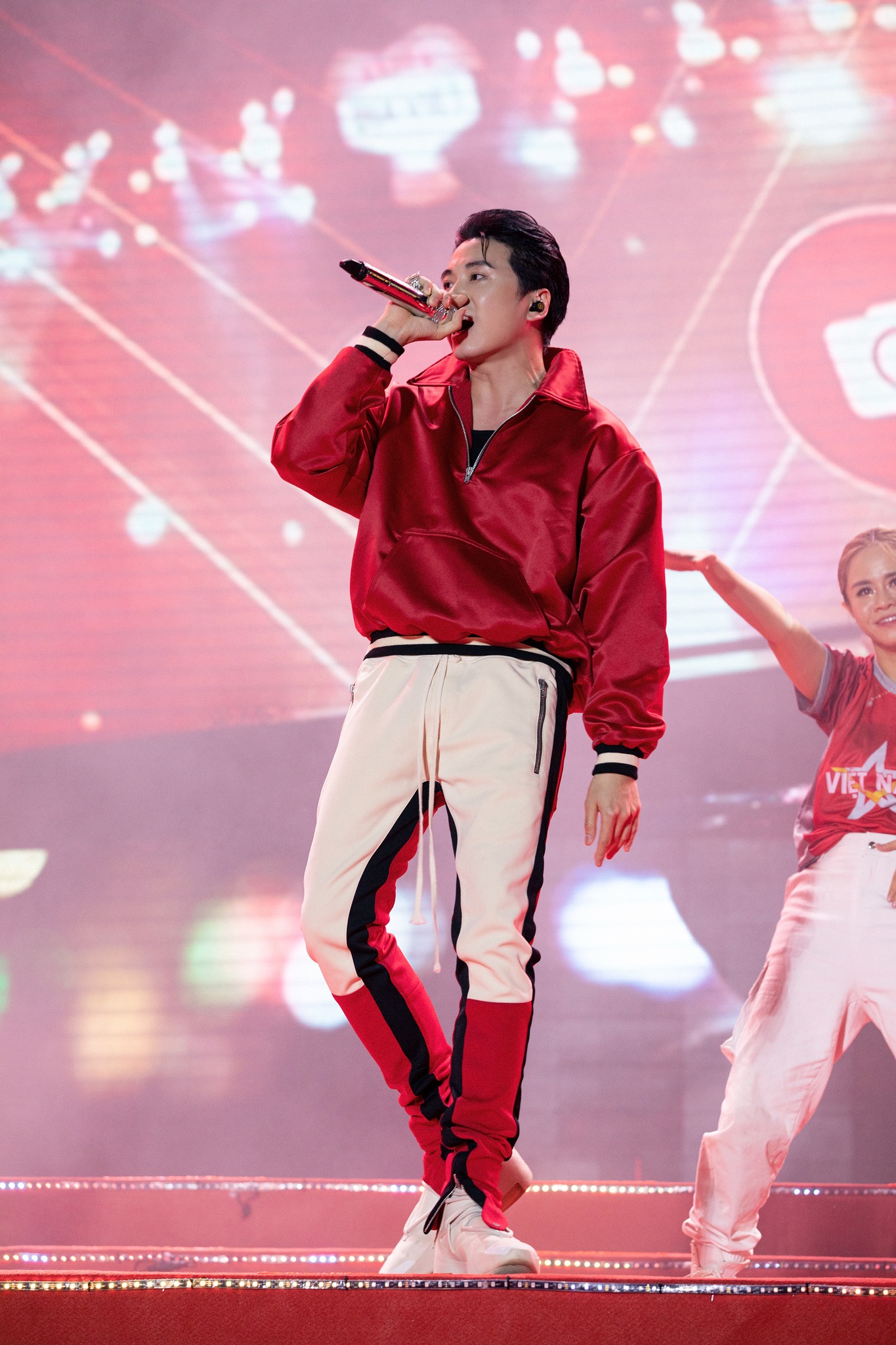 Karik là ai? Rapper tài năng của làng Underground, HLV Rap Việt, hẹn hò toàn hot girl - Ảnh 15