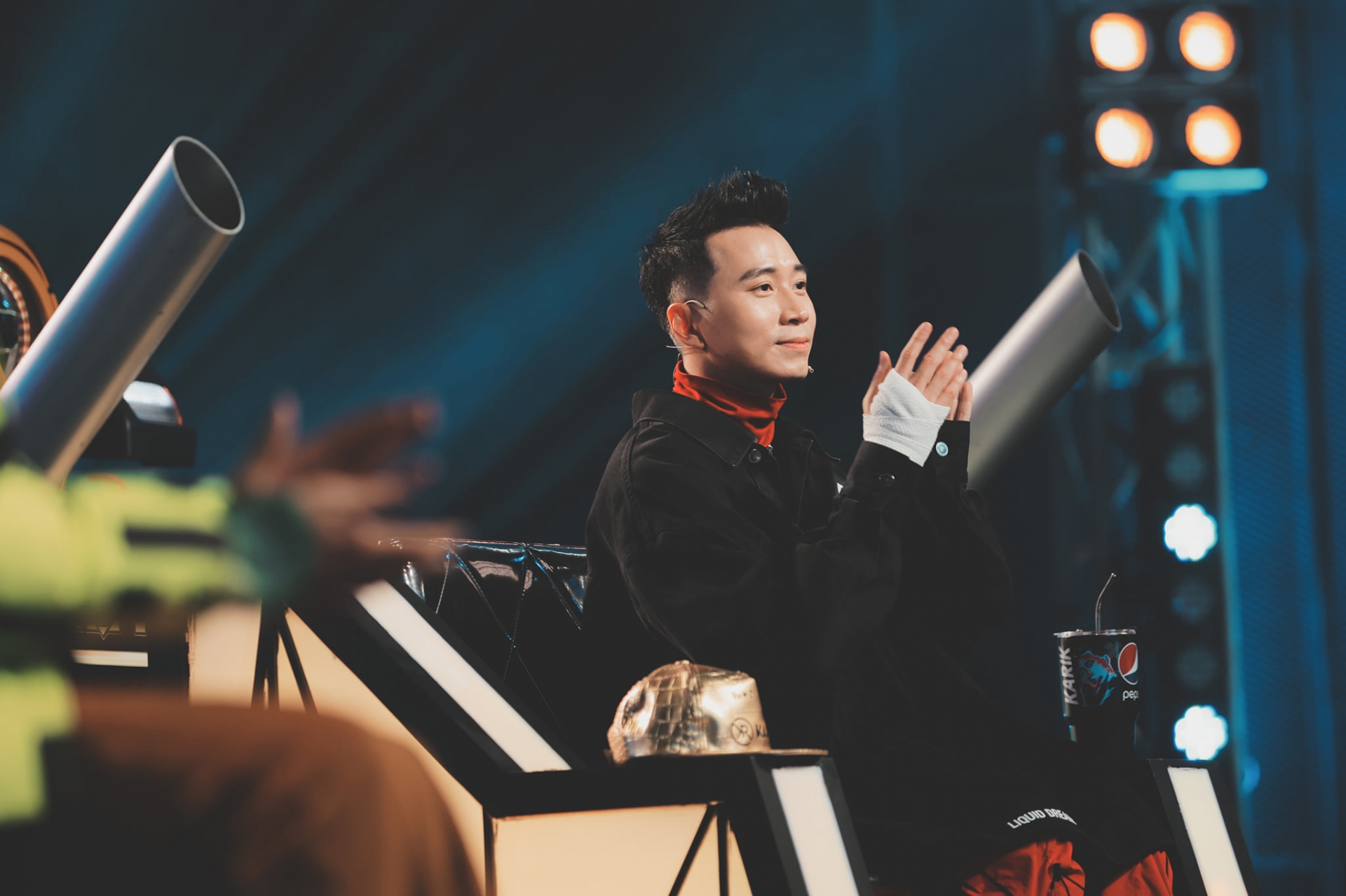 Karik là ai? Rapper tài năng của làng Underground, HLV Rap Việt, hẹn hò toàn hot girl - Ảnh 8