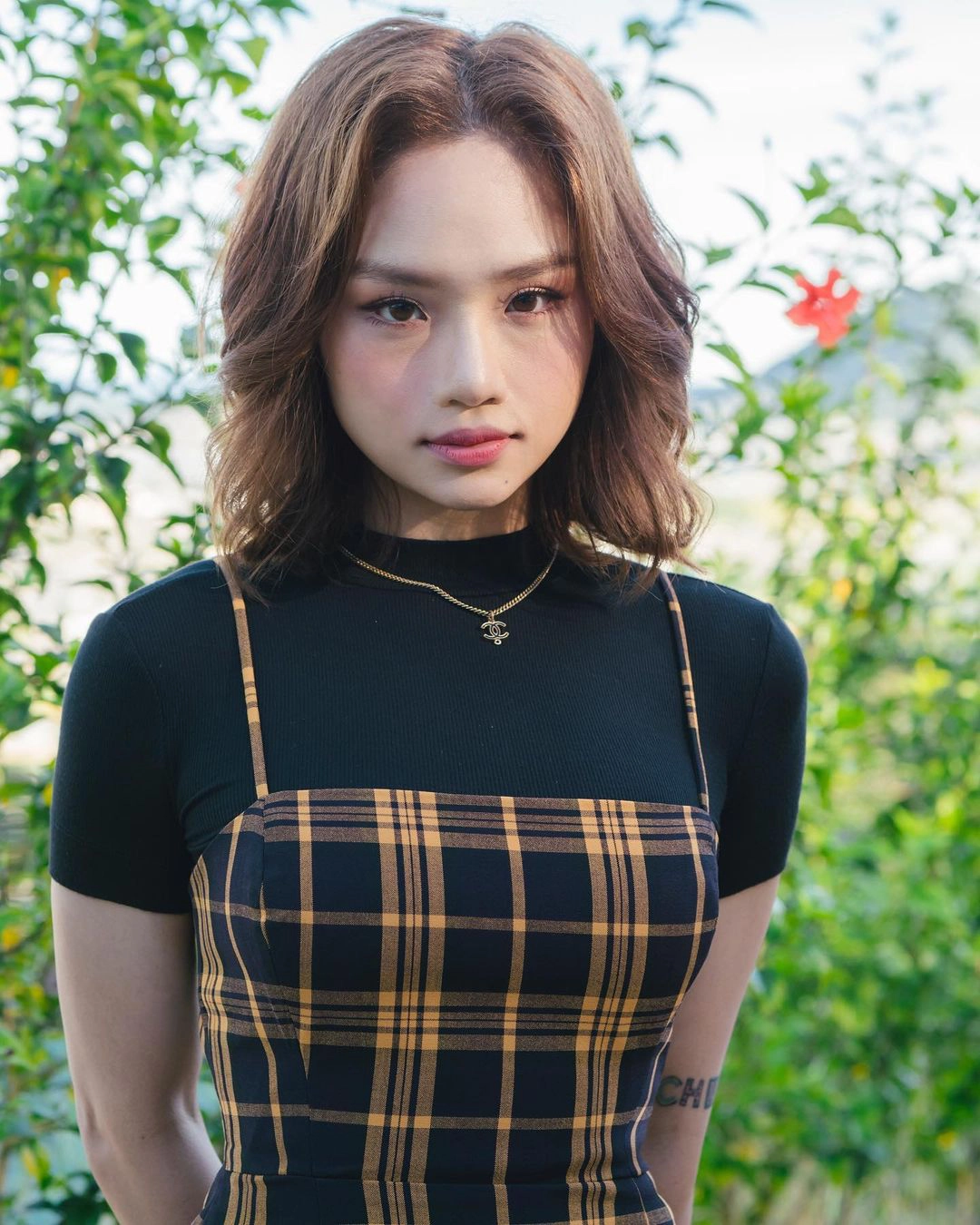 Miu Lê là ai? Nữ nghệ sĩ đa tài, cá tính của Vbiz, vướng tin đồn hẹn hò với Karik - Ảnh 1