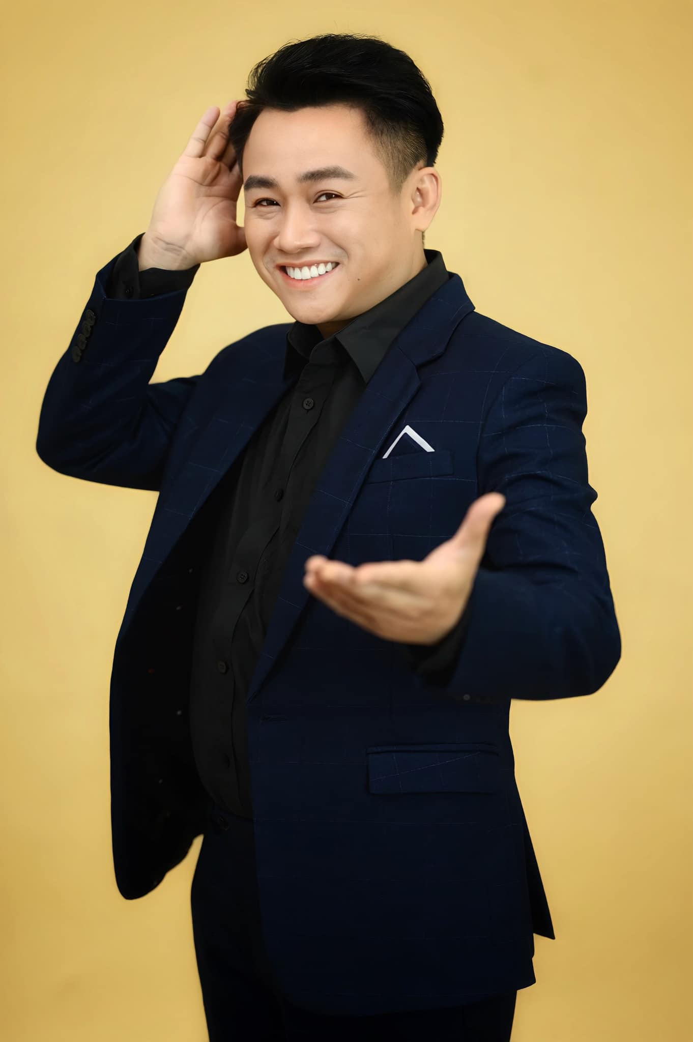 Diễn viên hài Hữu Tín bị bắt quả tang sử dụng ma túy trong căn hộ ở TP.HCM - Ảnh 6