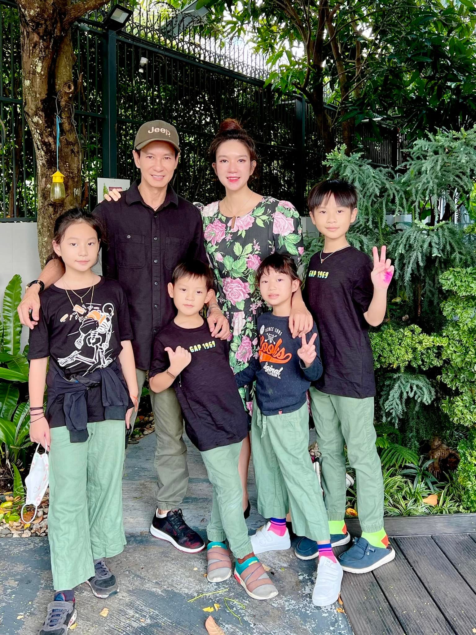 Minh Hà đăng ảnh quý tử tốt nghiệp cấp 1, tiết lộ điểm tương đồng thú vị của con và ông xã Lý Hải - Ảnh 1