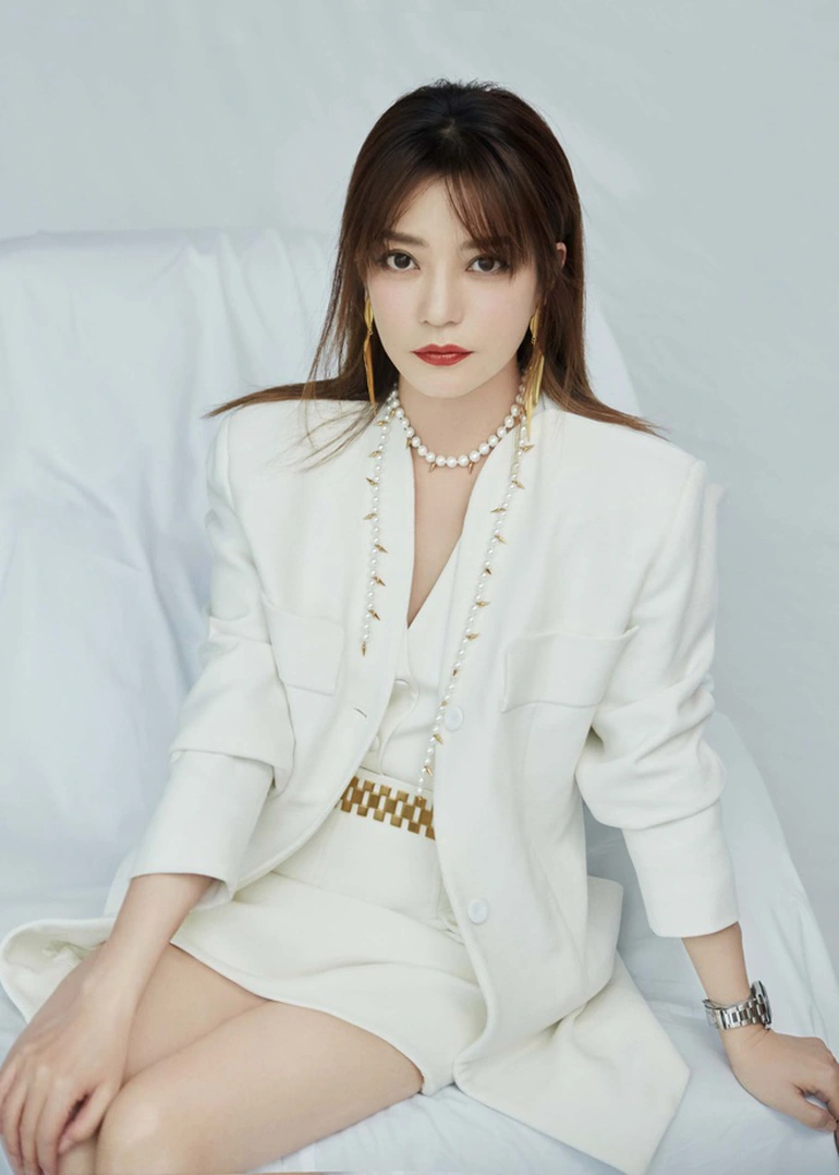 Triệu Vy thông báo bố qua đời - Ảnh 2