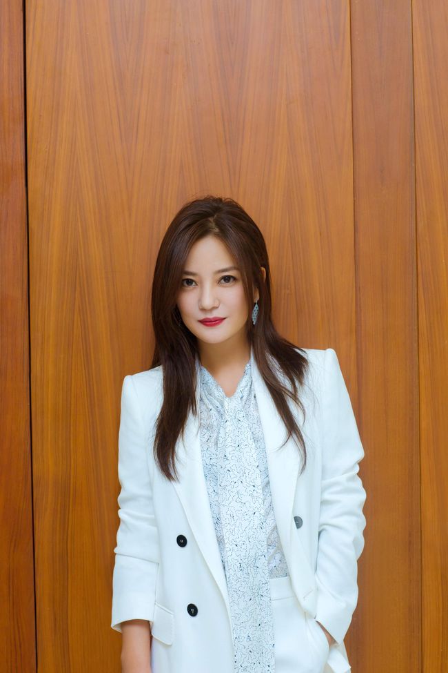 Triệu Vy thông báo bố qua đời - Ảnh 1