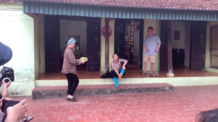 Vợ trẻ ngưỡng mộ NSND Công Lý một điều sau 1 năm điều trị bệnh - Ảnh 2