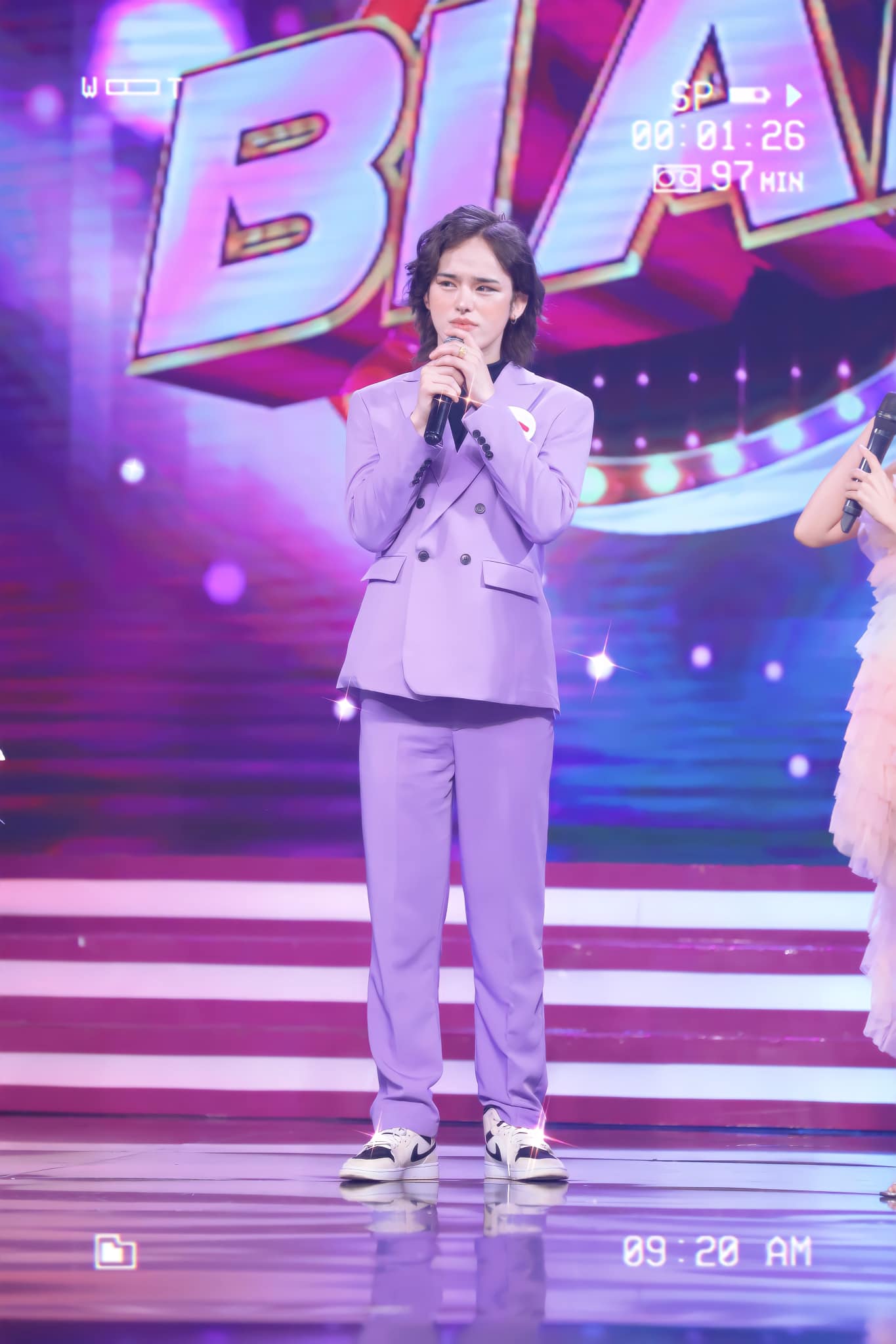 Trần Đức Bo là ai? Thánh giả gái đầy thị phi của mạng xã hội Việt - Ảnh 4