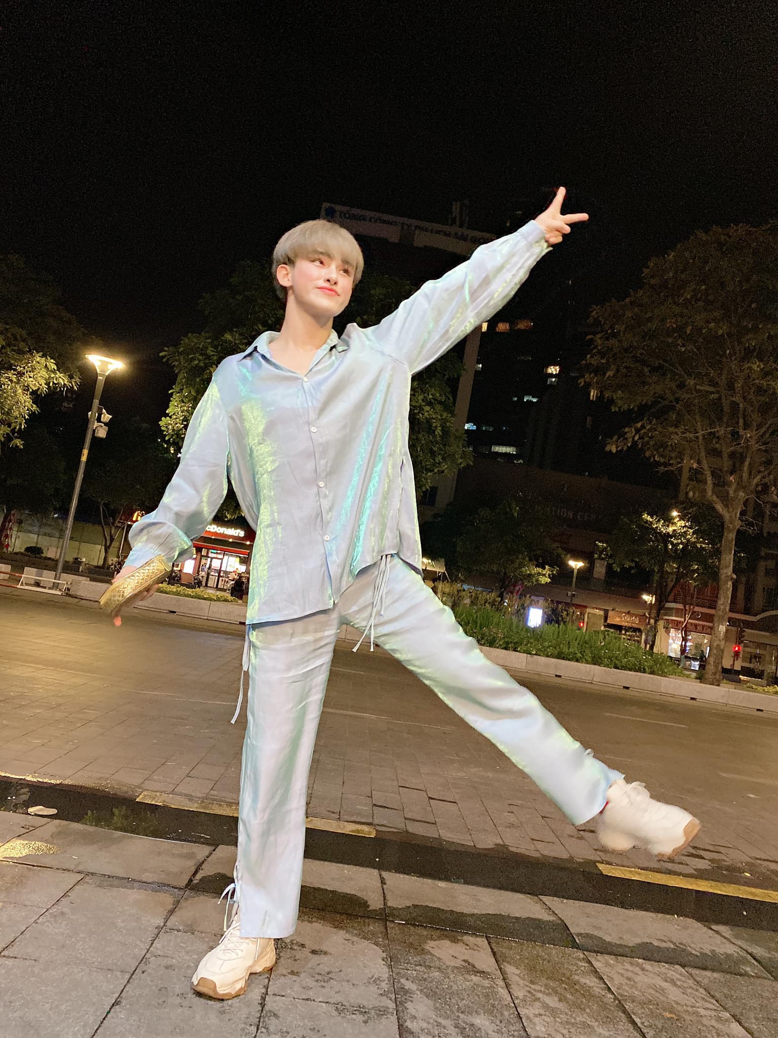 Trần Đức Bo là ai? Thánh giả gái đầy thị phi của mạng xã hội Việt - Ảnh 8