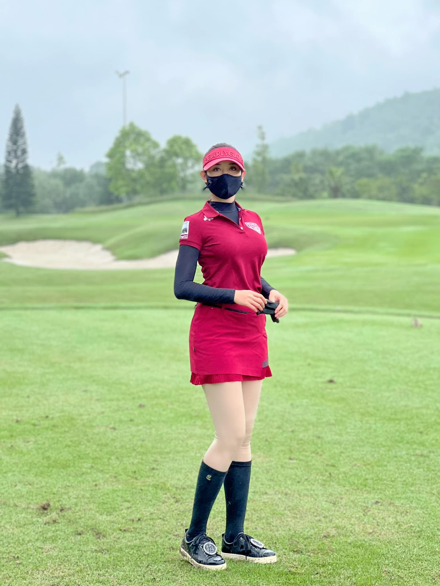 Từng xả thân đội nắng chơi golf, Á hậu Huyền My xin từ chối nghỉ chơi - Ảnh 2