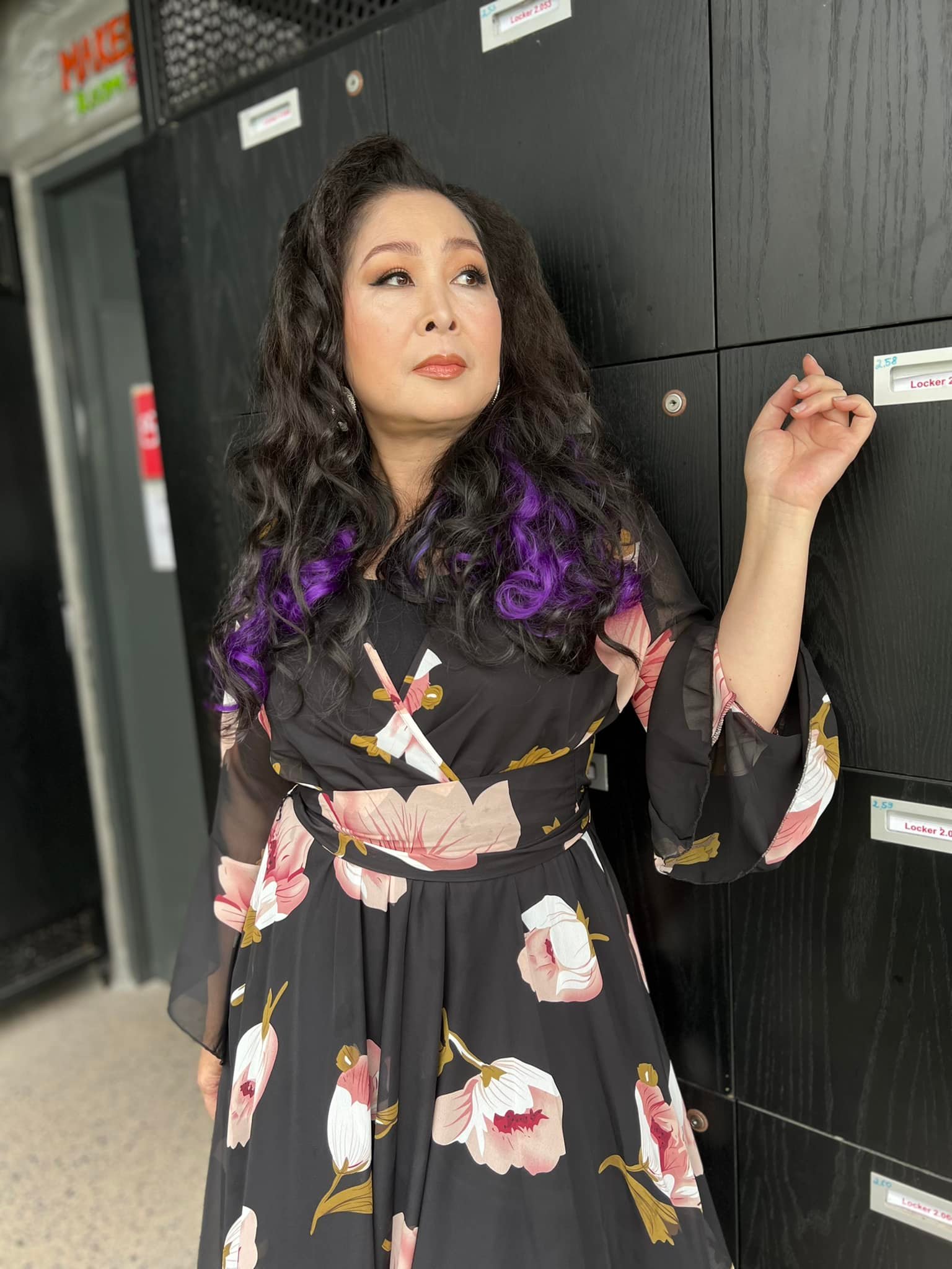 NSND Hồng Vân là ai? Nghệ sĩ hài gạo cội vướng nhiều thị phi của showbiz Việt - Ảnh 14