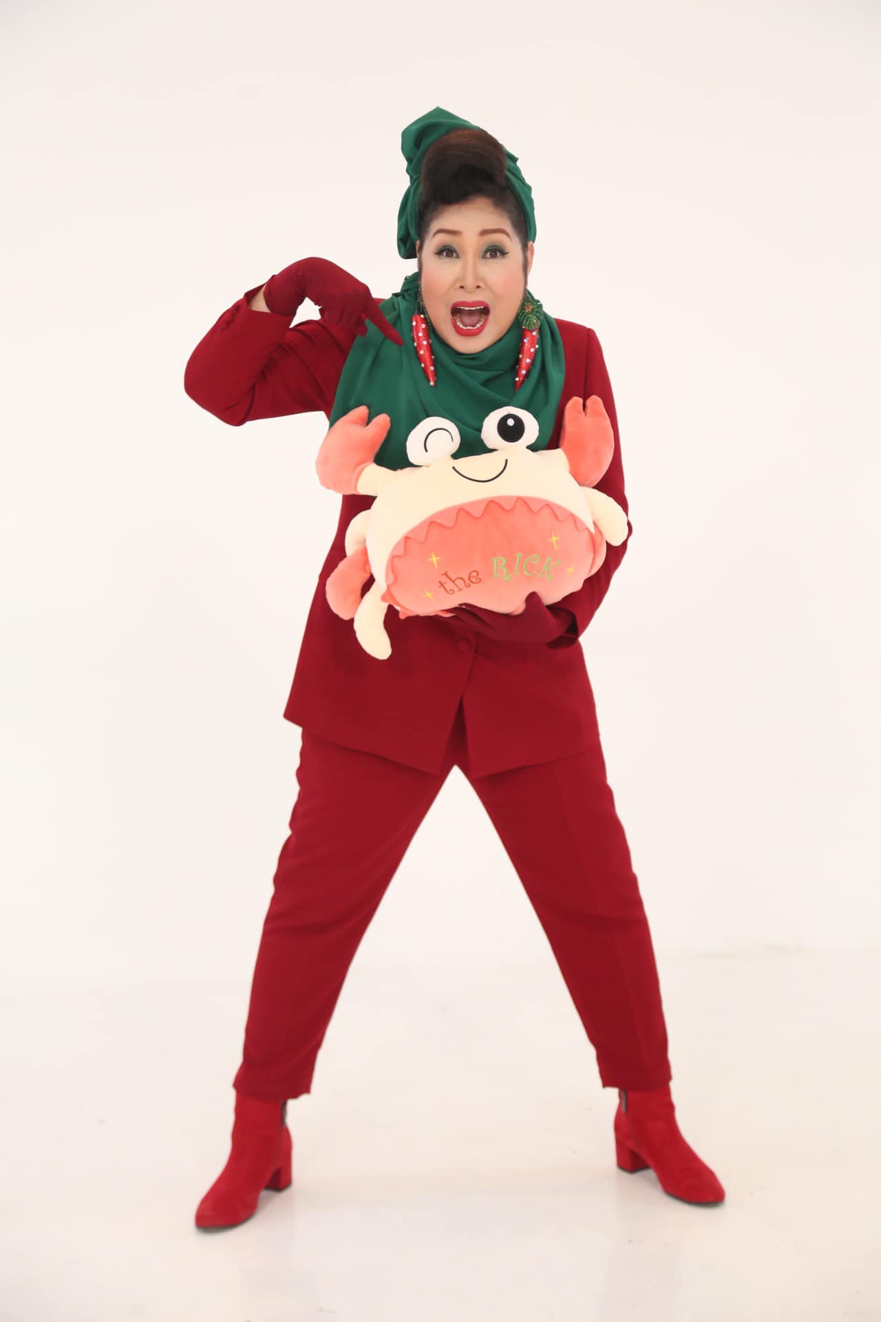 NSND Hồng Vân là ai? Nghệ sĩ hài gạo cội vướng nhiều thị phi của showbiz Việt - Ảnh 16