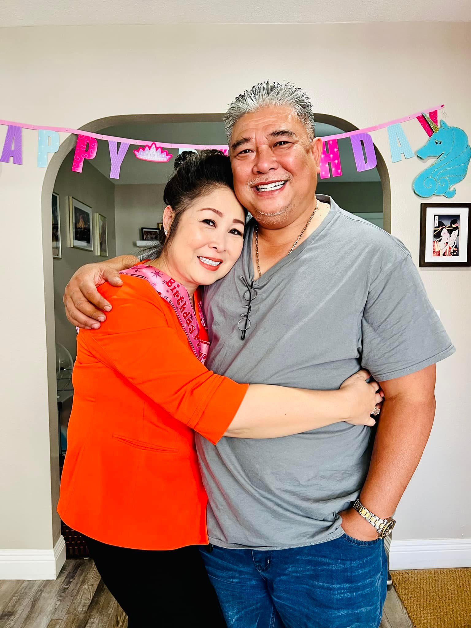 NSND Hồng Vân là ai? Nghệ sĩ hài gạo cội vướng nhiều thị phi của showbiz Việt - Ảnh 19