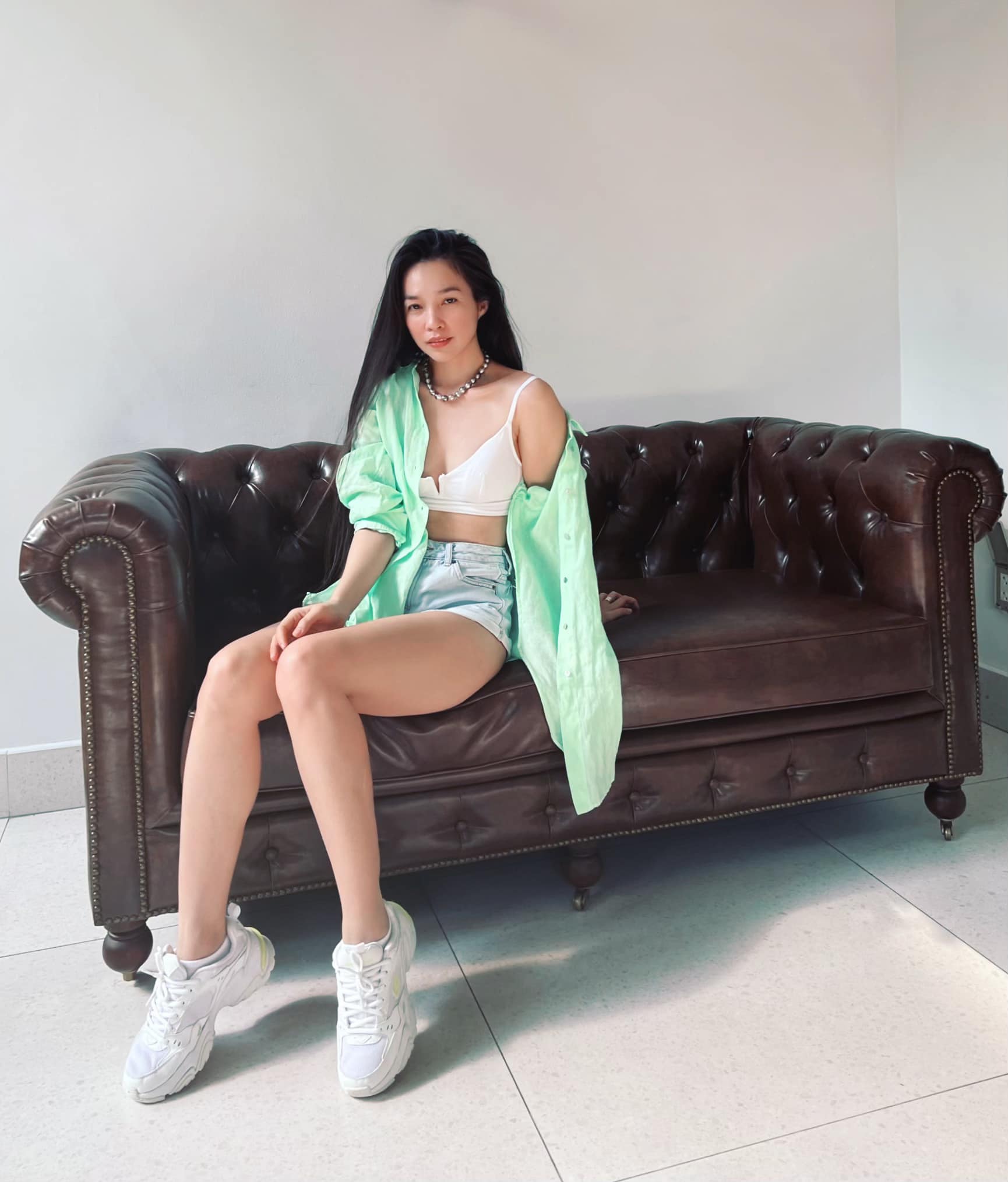 Diện đầm công chúa bồng bềnh, Hiền Thục khiến fan đồn đoán lên xe hoa ở tuổi 41 - Ảnh 4