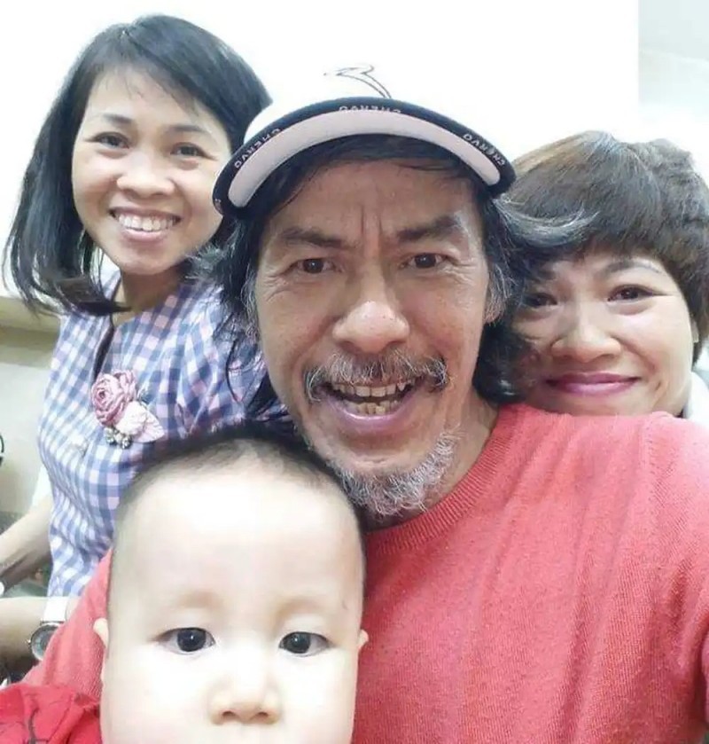 NSND Bùi Bài Bình: Trên phim đóng vai khắc khổ, ngoài đời hạnh phúc bên người vợ 40 năm - Ảnh 3