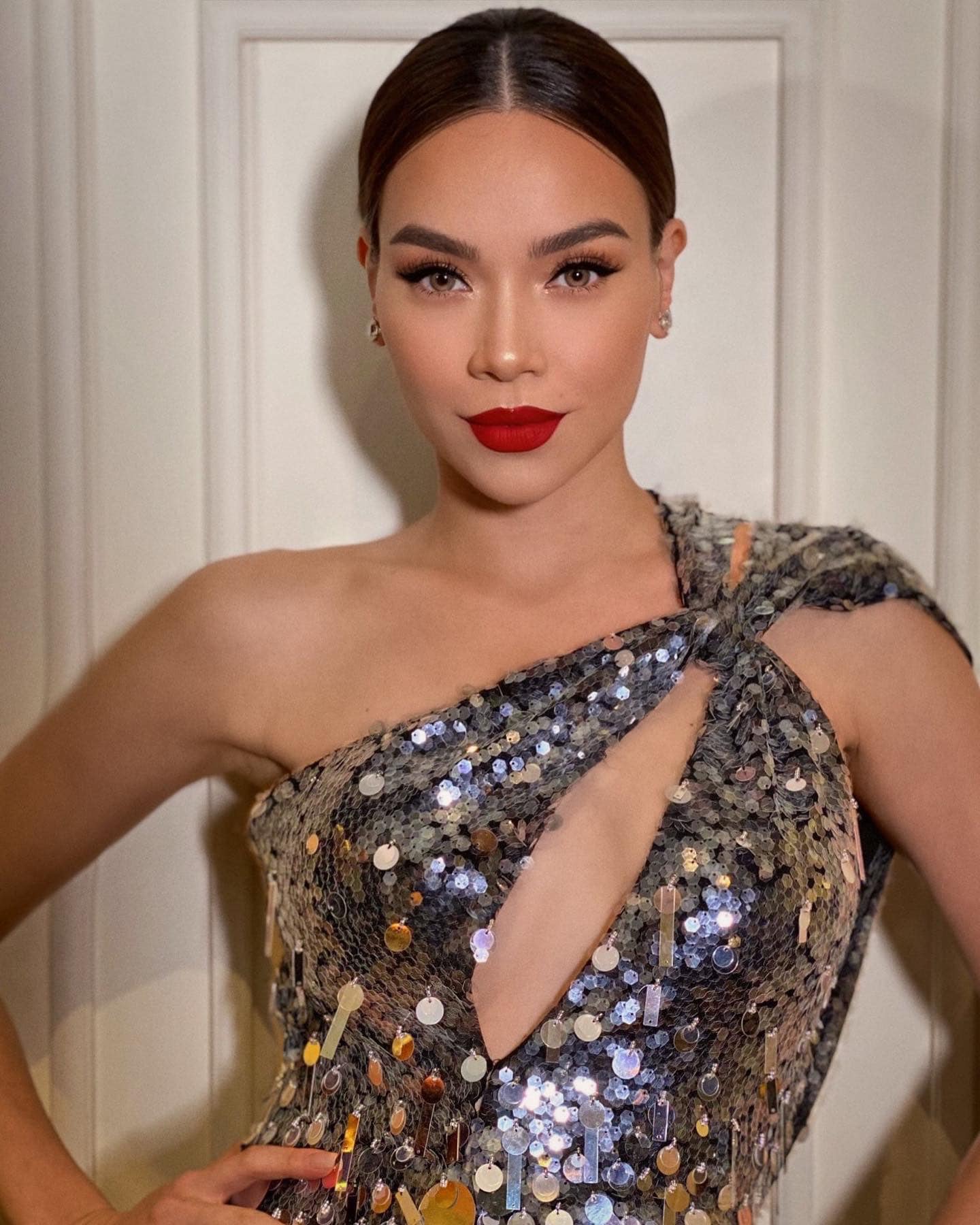 Hồ Ngọc Hà là ai? 