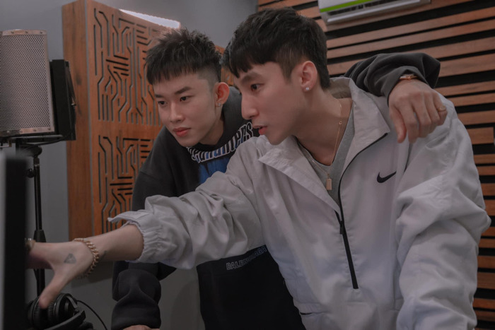 Kay Trần đăng story tìm luật sư giữa nghi vấn 