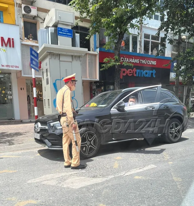 Quang Hải bị phạt lỗi vượt đèn đỏ trước thềm sang Pháp - Ảnh 1