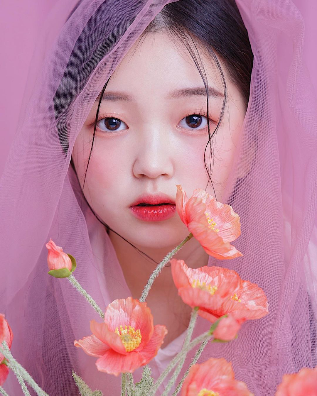 Sao Hàn 21 tuổi gây sốt MXH khi đóng vai học sinh tiểu học - Ảnh 1