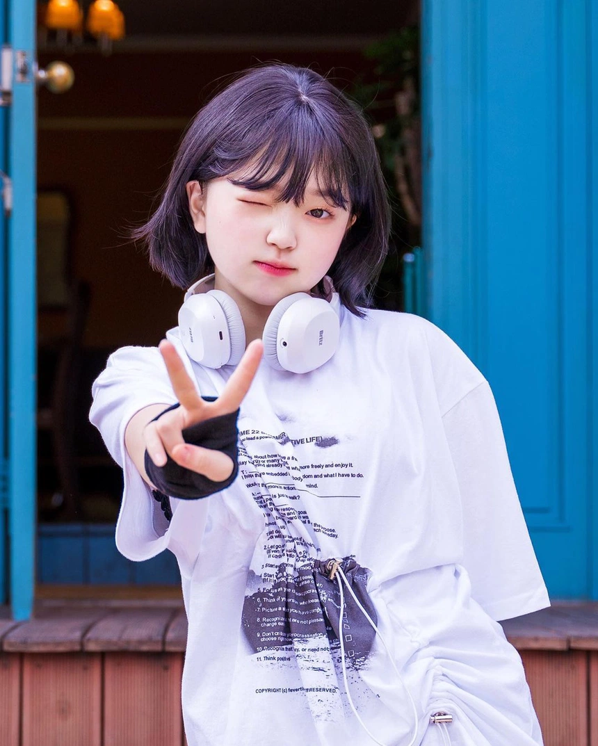 Sao Hàn 21 tuổi gây sốt MXH khi đóng vai học sinh tiểu học - Ảnh 5