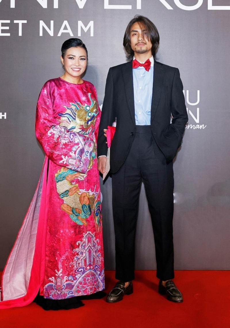 Phương Thanh tay trong tay với Doãn Chí Kiên tại sự kiện sau ồn ào PR bằng chuyện tình cảm - Ảnh 3
