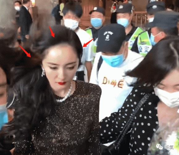 Dương Mịch lộ vầng trán ít tóc đến báo động ở tuổi 36 - Ảnh 1