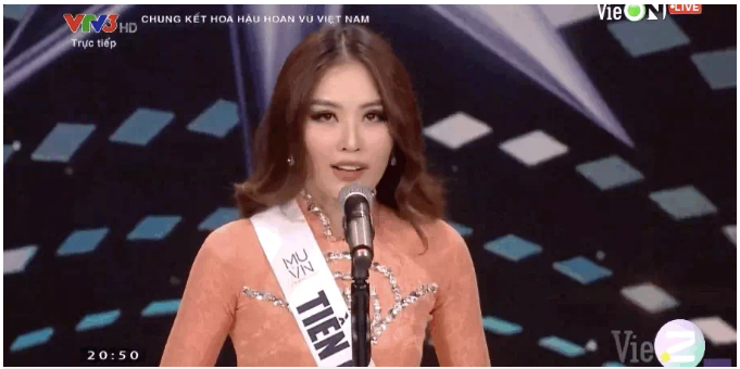 Chung kết Hoa hậu Hoàn vũ Việt Nam 2022: Ngọc Châu nói về trẻ em, Hương Ly nói song ngữ - Ảnh 1