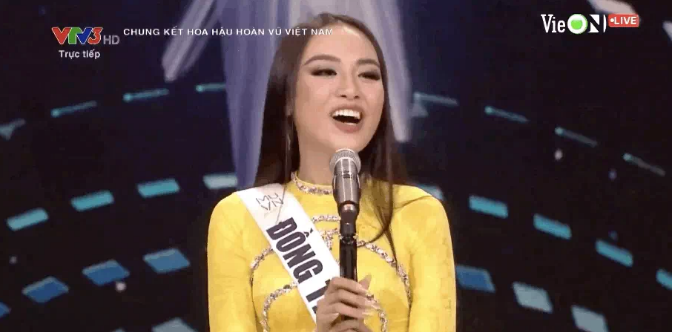 Chung kết Hoa hậu Hoàn vũ Việt Nam 2022: Ngọc Châu nói về trẻ em, Hương Ly nói song ngữ - Ảnh 1