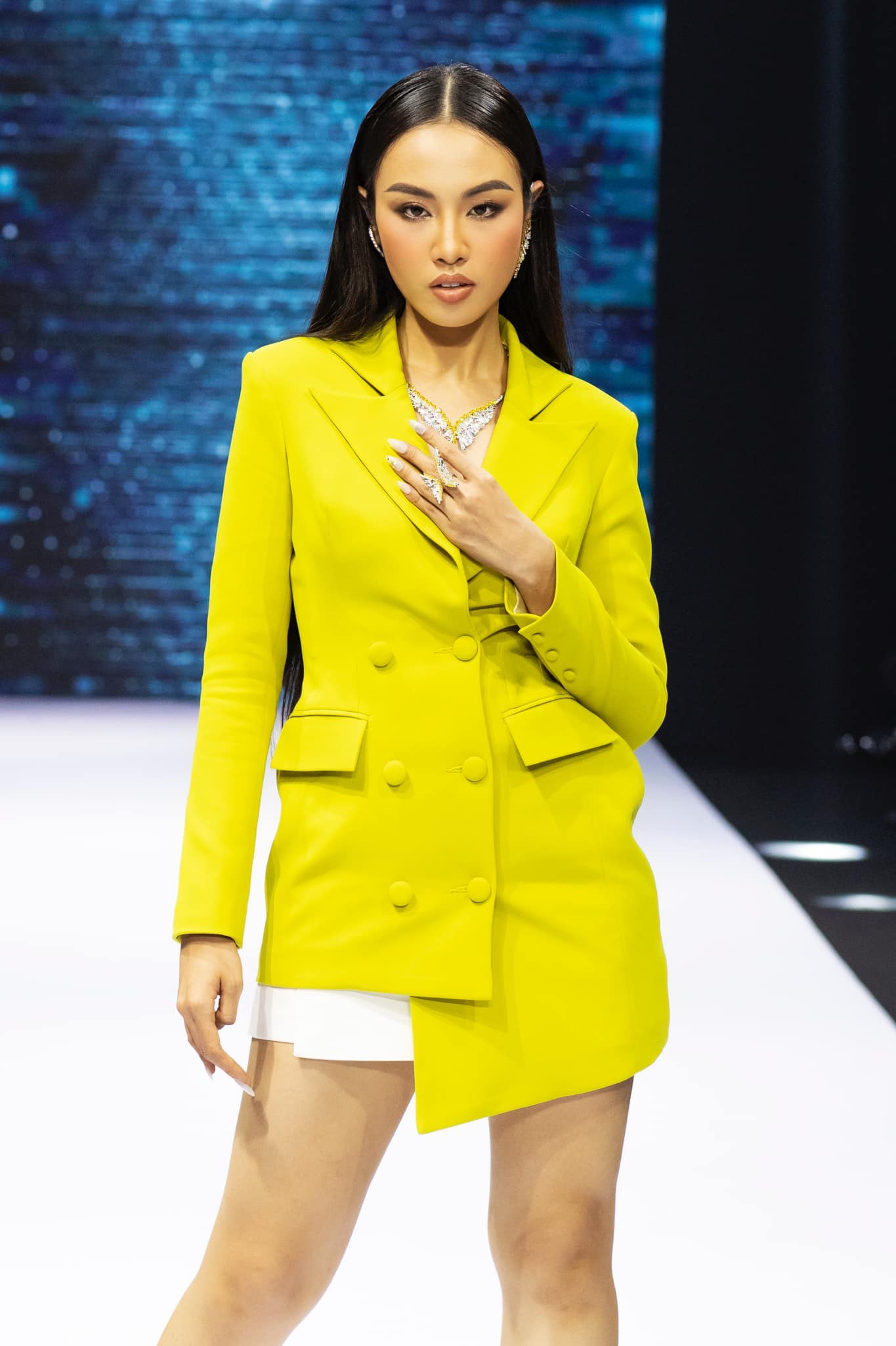 Huỳnh Phạm Thủy Tiên là ai? Từ cô gái nặng 90kg trở thành Á hậu 2 Hoa hậu Hoàn vũ Việt Nam - Ảnh 5