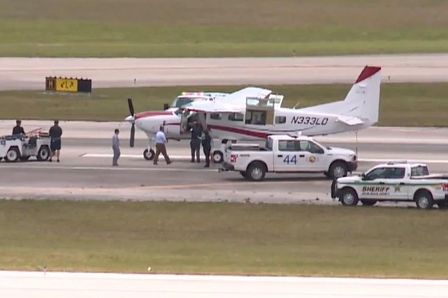 Chuyện thật như đùa: Phi công bất tỉnh, hành khách tự lái máy bay tiếp đất thành công  - Ảnh 2