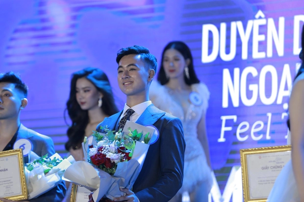 Chân dung Tân Nam vương Ngoại thương: IELTS 8.0, giỏi 3 thứ tiếng, không tự tin về nhan sắc - Ảnh 1