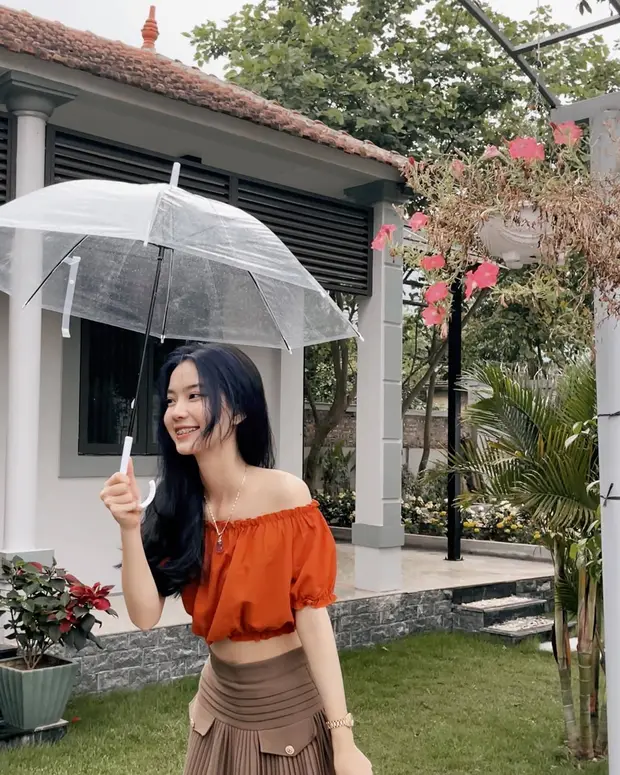 Học vấn đáng nể của nữ sinh vừa giành ngôi Á khôi Ngoại thương - Ảnh 6