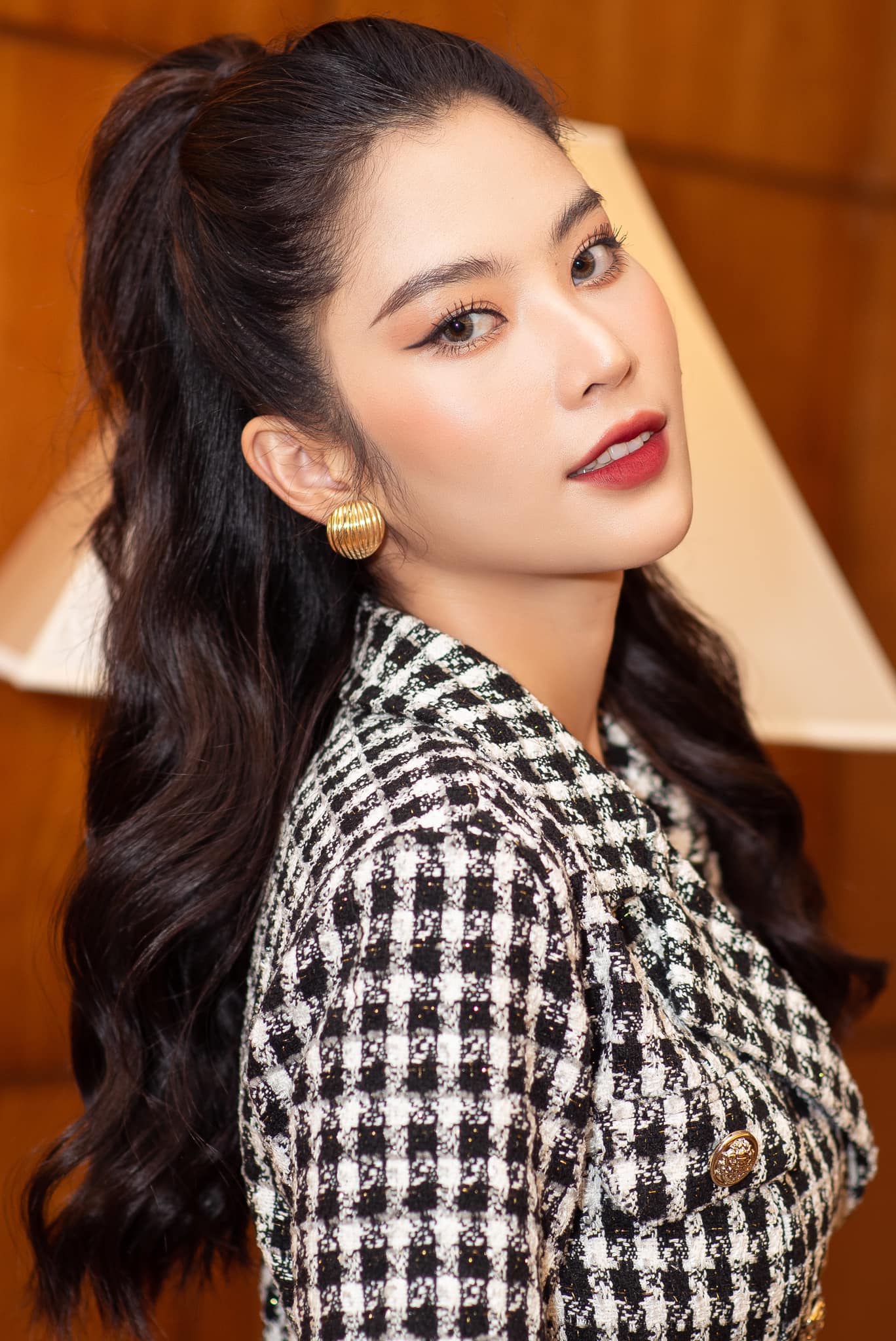 Lệ Nam đưa câu ứng xử tiếng Anh của mình lên ảnh bìa Facebook hậu rớt top 10 HHHV VN 2022 - Ảnh 1