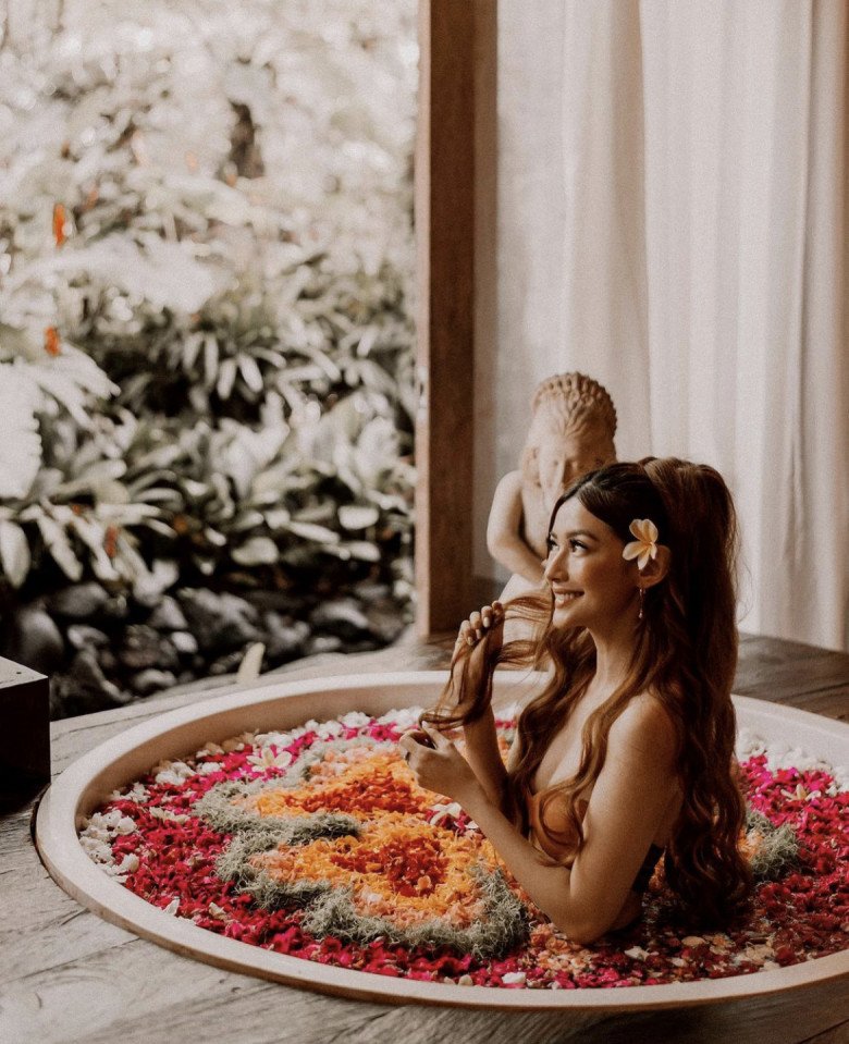 Bông hồng lai Việt-Úc gây sốt cõi mạng nhờ sở hữu suối tóc đẹp như công chúa  - Ảnh 10