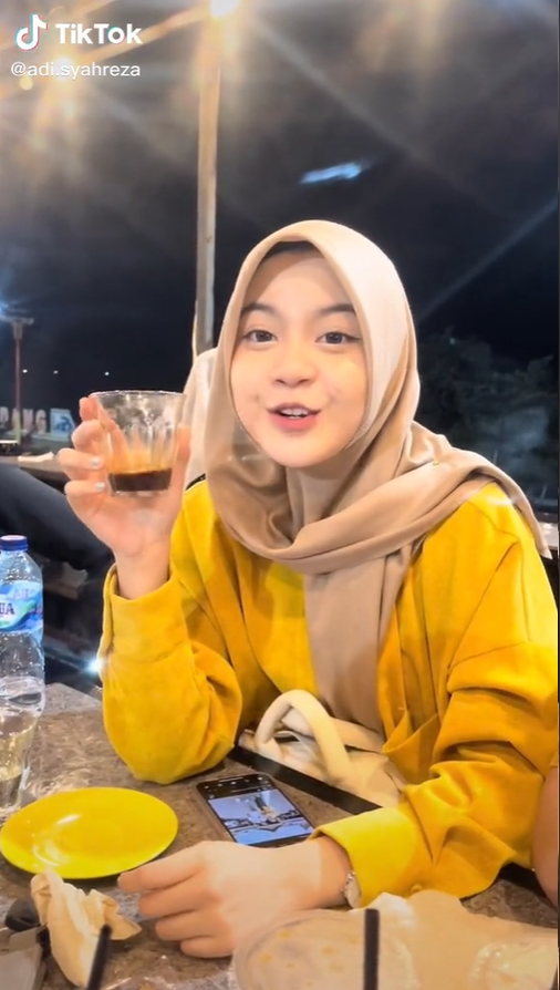 Hot Tiktoker người Indonesia gây sốt MXH nhờ ngoại hình xinh xắn: Bạn thân của tình cũ Đạt Villa - Ảnh 12