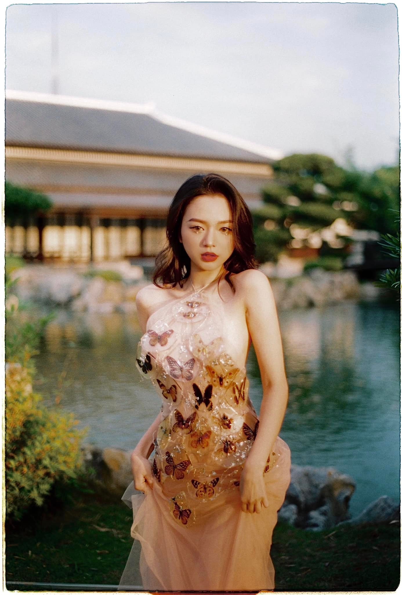 Chân dung nữ streamer tự nhận 