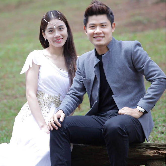 Nhạc sĩ Nguyễn Văn Chung nói gì khi fan đặt nghi vấn ly hôn vợ 