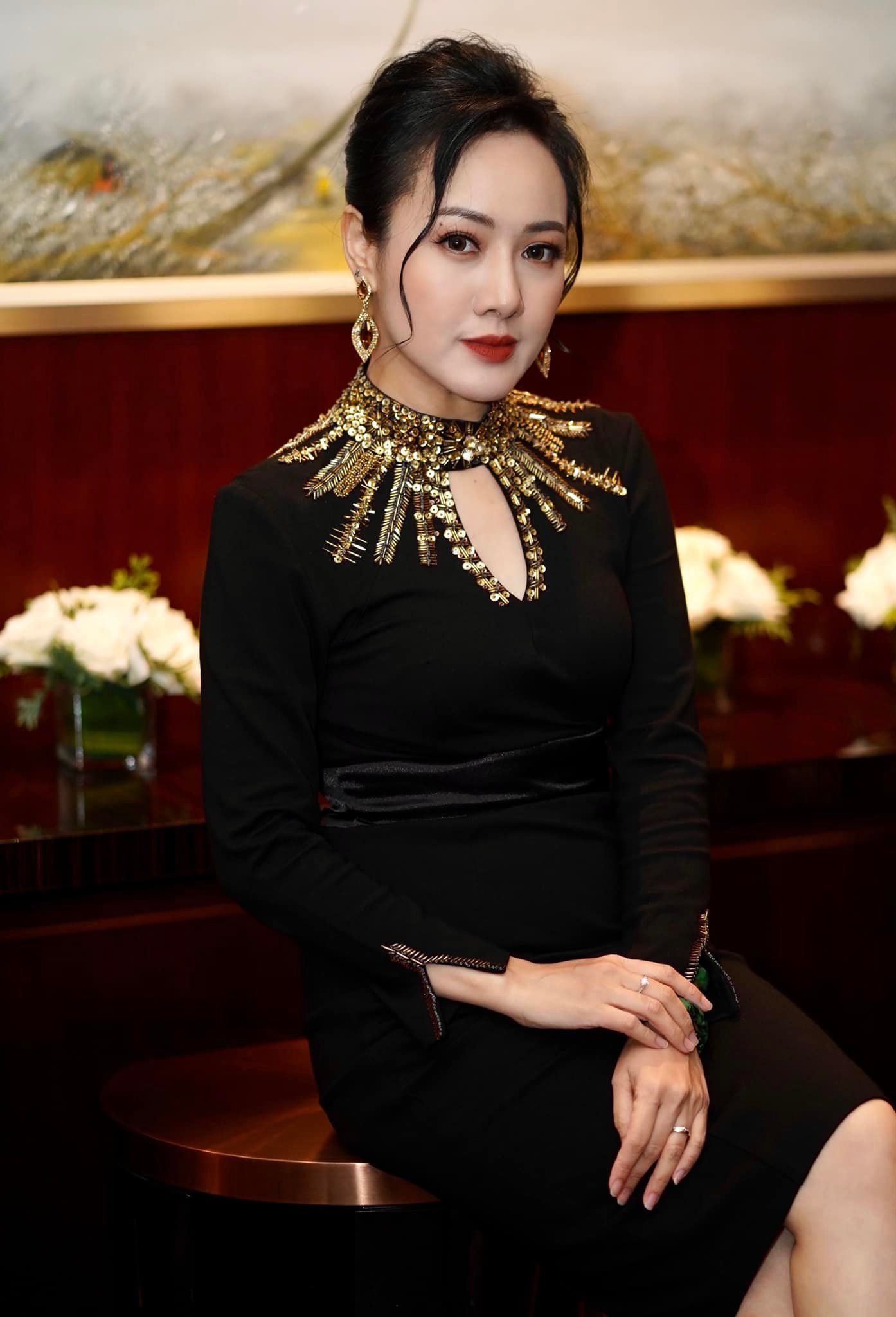 MC Hoài Anh nhớ lại kỉ niệm dẫn bản tin thời sự 19h sau nửa năm 