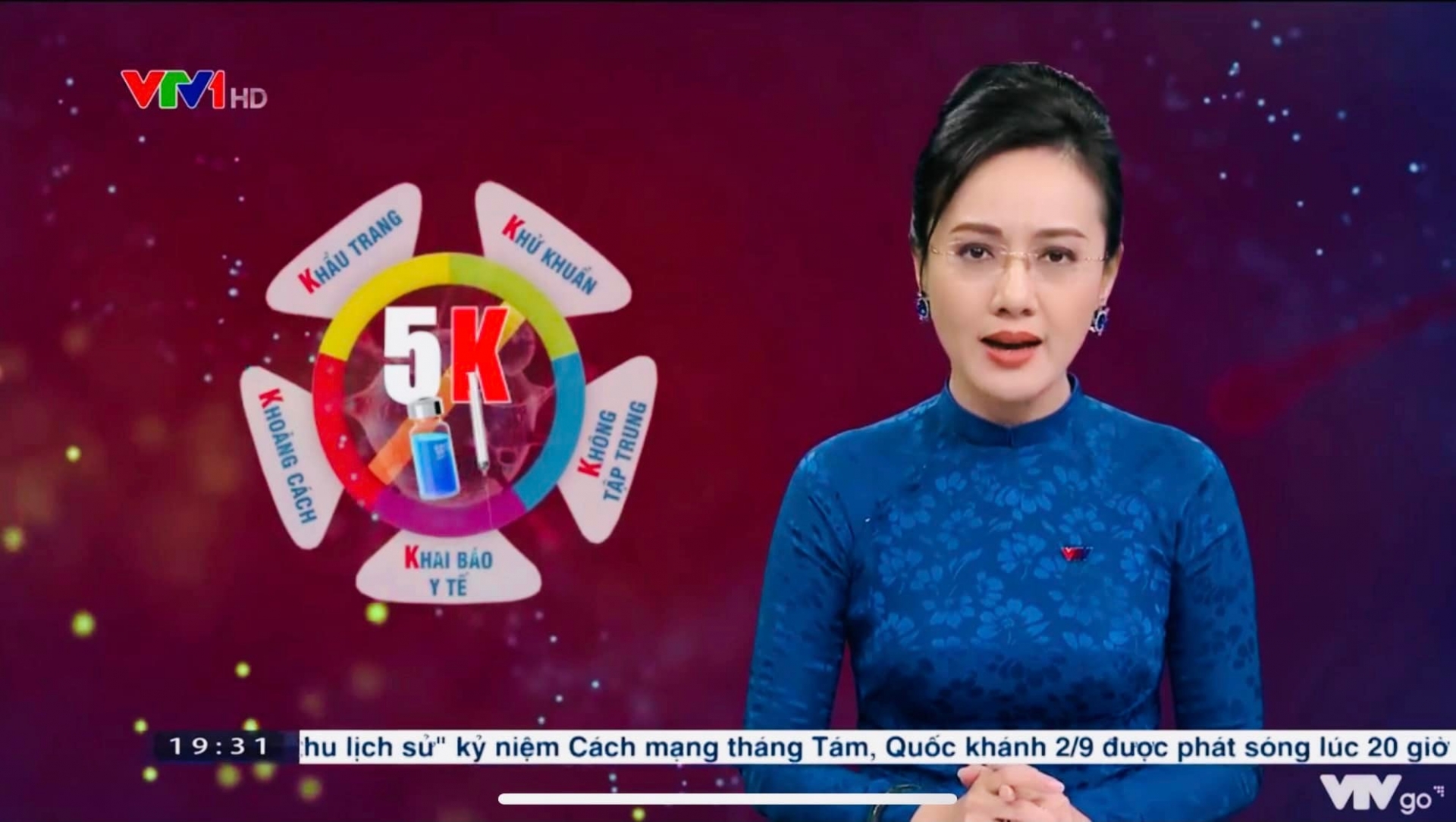 MC Hoài Anh nhớ lại kỉ niệm dẫn bản tin thời sự 19h sau nửa năm 