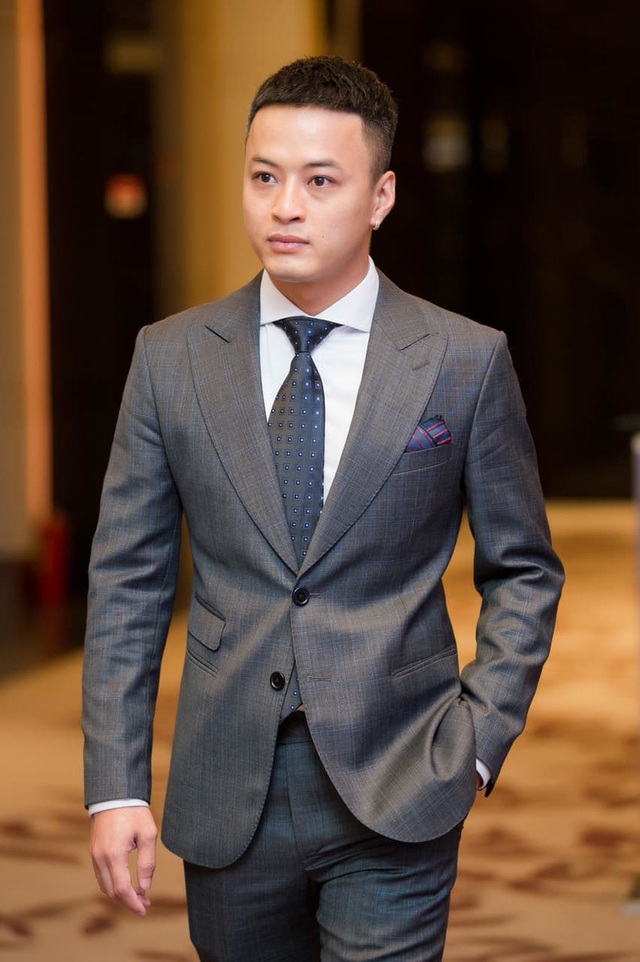 Hồng Đăng từng đôi co với khách hàng, 