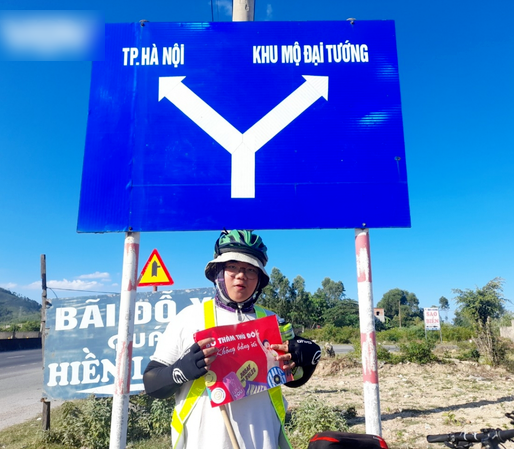 Cậu bé 15 tuổi đạp xe 800km từ Đà Nẵng ra Hà Nội - Ảnh 2