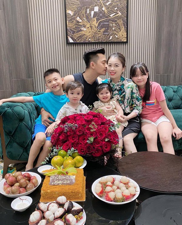 Ông xã Hằng Túi tự 