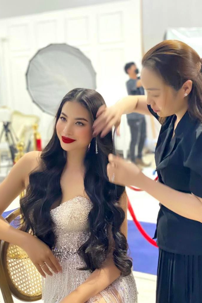 Phạm Hương lần đầu lộ diện trước khán giả sau vài ngày về nước, nhan sắc mẹ bỉm gây chú ý - Ảnh 8