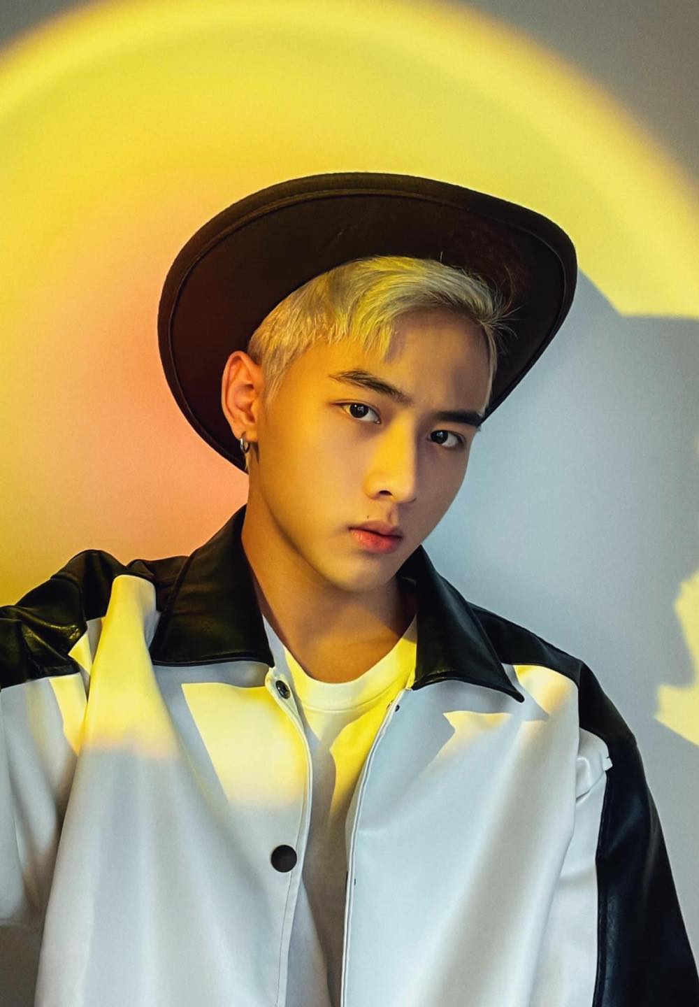 Hòa Trần - nam người mẫu vướng tin đồn hẹn hò Jun Phạm là ai? - Ảnh 5