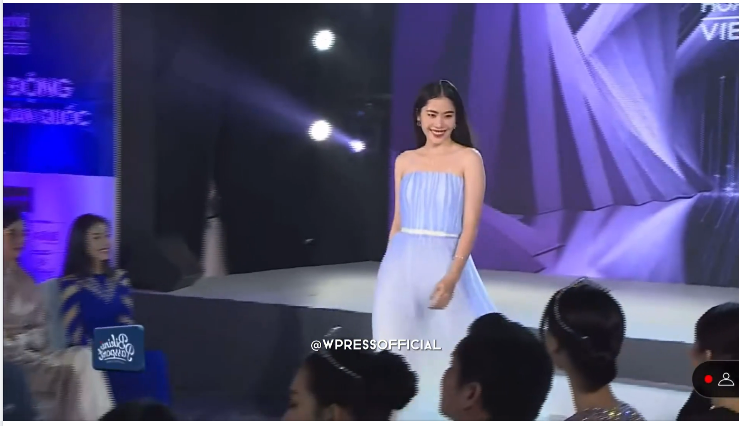 Fan tranh cãi trước màn catwalk của Nam Em trước thềm chung kết Miss World Vietnam 2022 - Ảnh 4