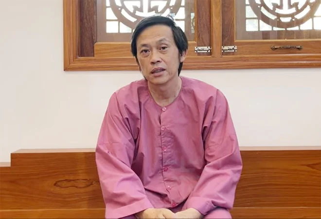 Hoài Linh rạng rỡ đi dự tiệc bên dàn sao Việt sau 1 năm vướng ồn ào từ thiện 14 tỷ - Ảnh 1