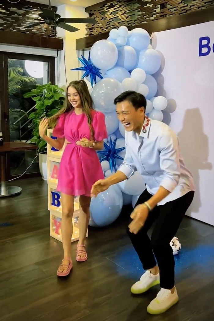 Vợ Tây của Bùi Tiến Dũng mang thai con trai đầu lòng - Ảnh 4