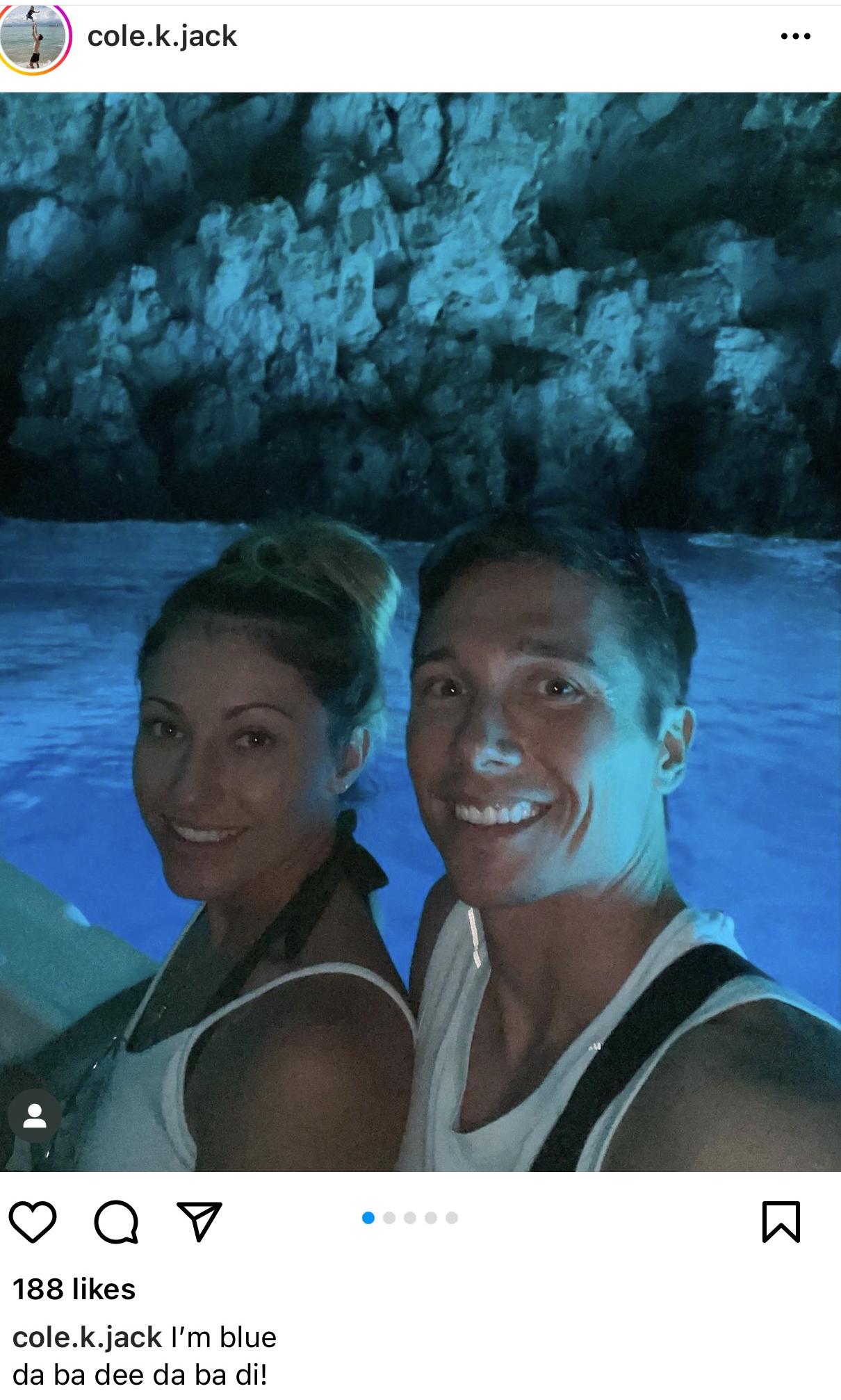 Chồng cũ MC Hoàng Oanh tiếp tục đăng ảnh thân mật bên gái lạ, phản ứng gay gắt khi bị nói 