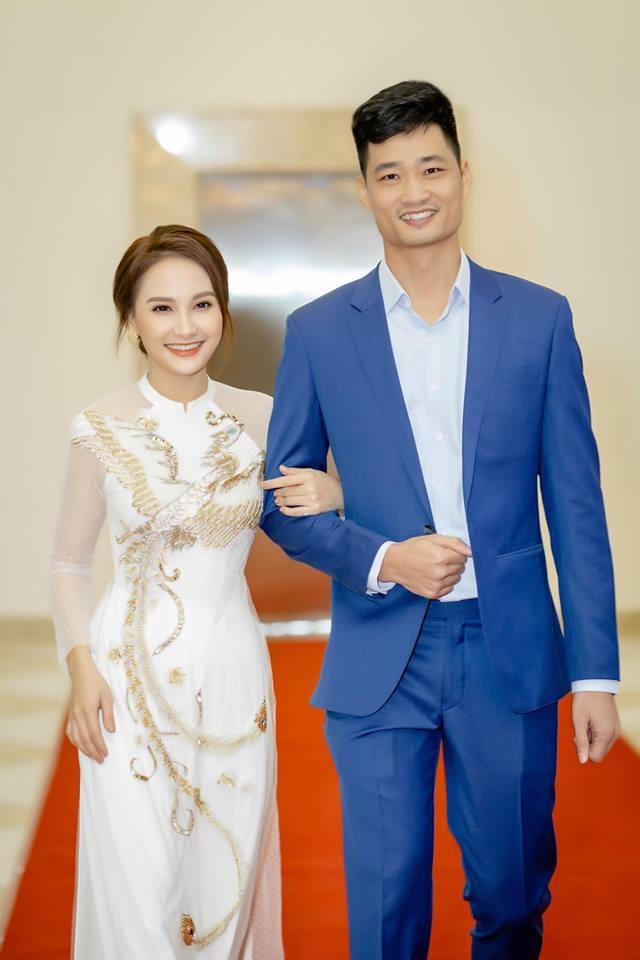 Bảo Thanh khoe ảnh tình tứ bên chồng, hé lộ cách xưng hô giúp giữ lửa hôn nhân 12 năm - Ảnh 2