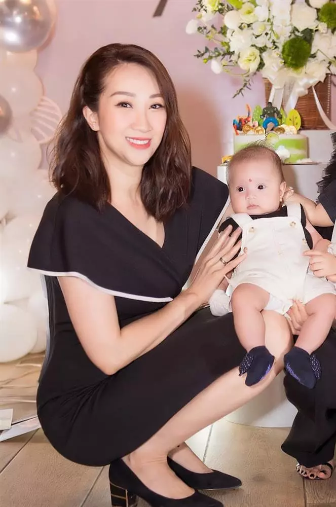 Lều Phương Anh lần đầu hé lộ cận mặt quý tử thứ 3 sau ồn ào cặp đàn ông có vợ - Ảnh 1