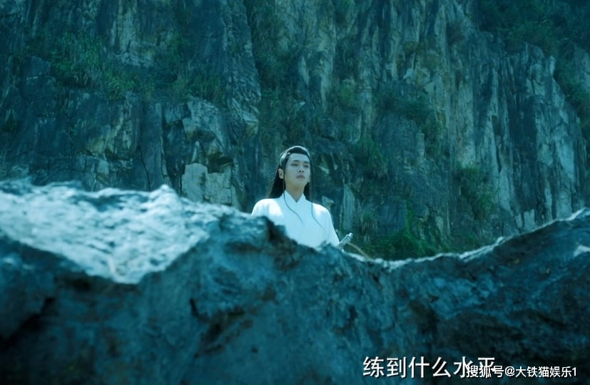 Trung Quốc cấm đoàn phim photoshop mặt diễn viên quá đà - Ảnh 1