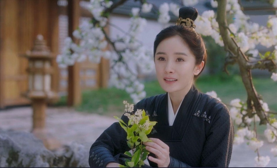 Trung Quốc cấm đoàn phim photoshop mặt diễn viên quá đà - Ảnh 3