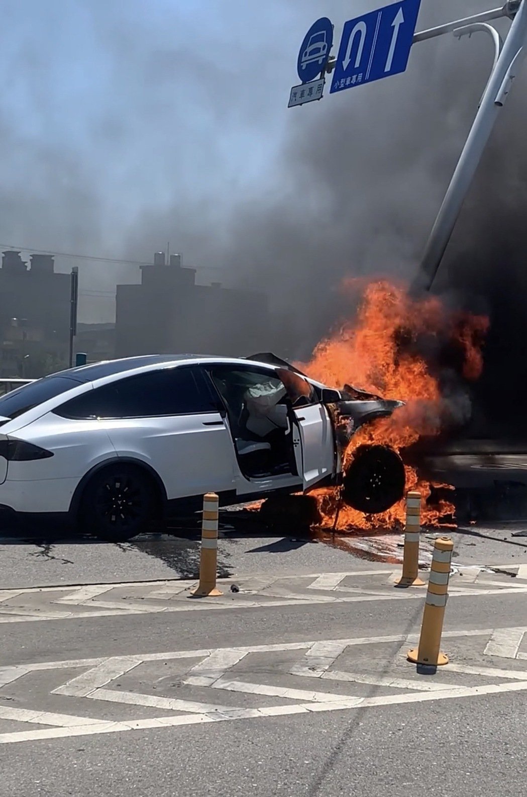 Lâm Chí Dĩnh là ai? 